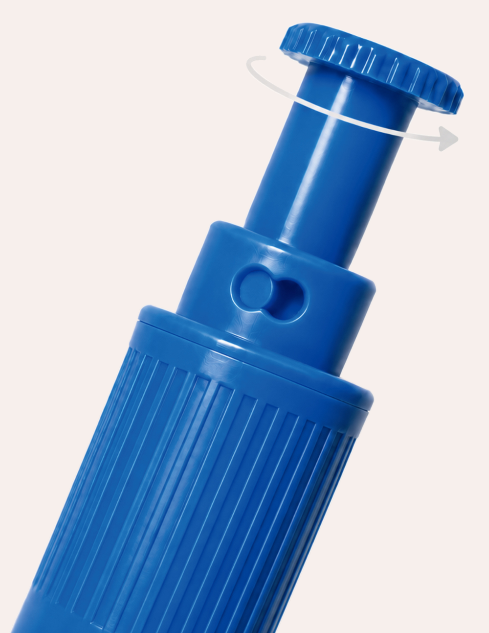 Twist-lock detail of the blue version